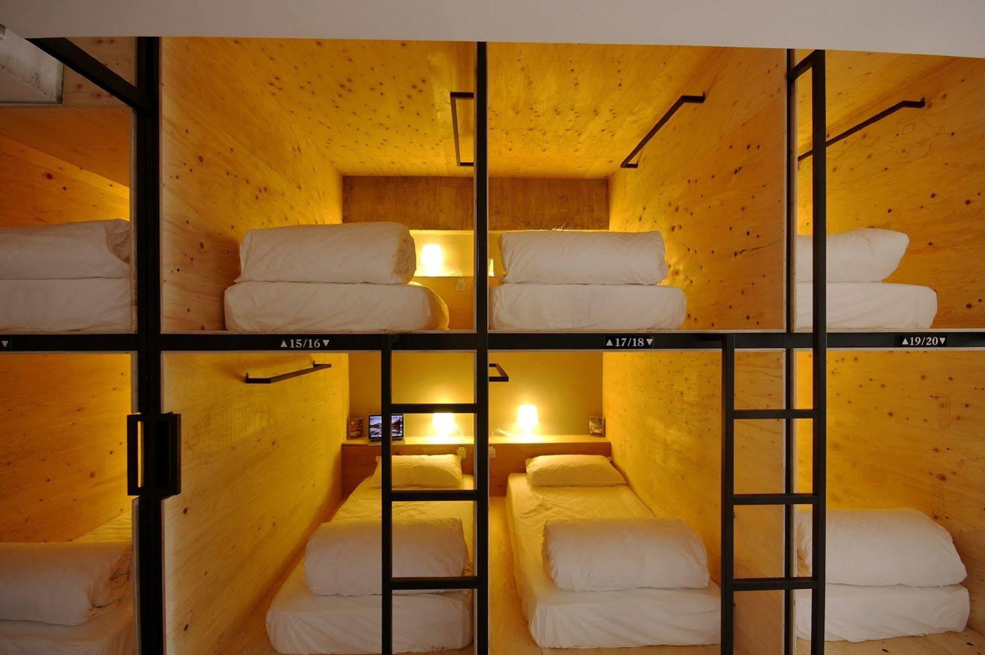 Mini West Hotel Taichung Exteriör bild