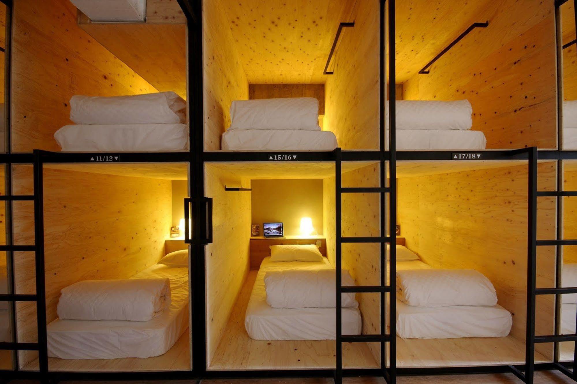 Mini West Hotel Taichung Exteriör bild